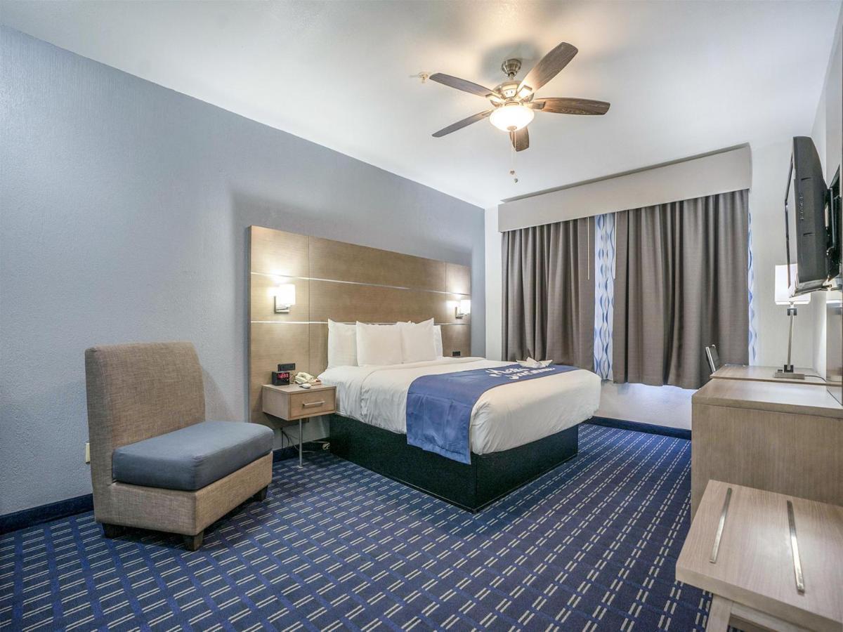 Days Inn & Suites By Wyndham Webster Nasa-Clearlake-Houston Ngoại thất bức ảnh