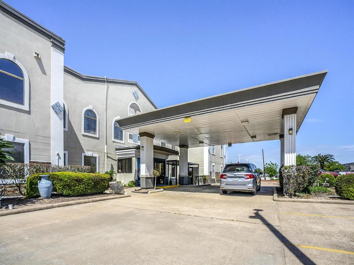 Days Inn & Suites By Wyndham Webster Nasa-Clearlake-Houston Ngoại thất bức ảnh