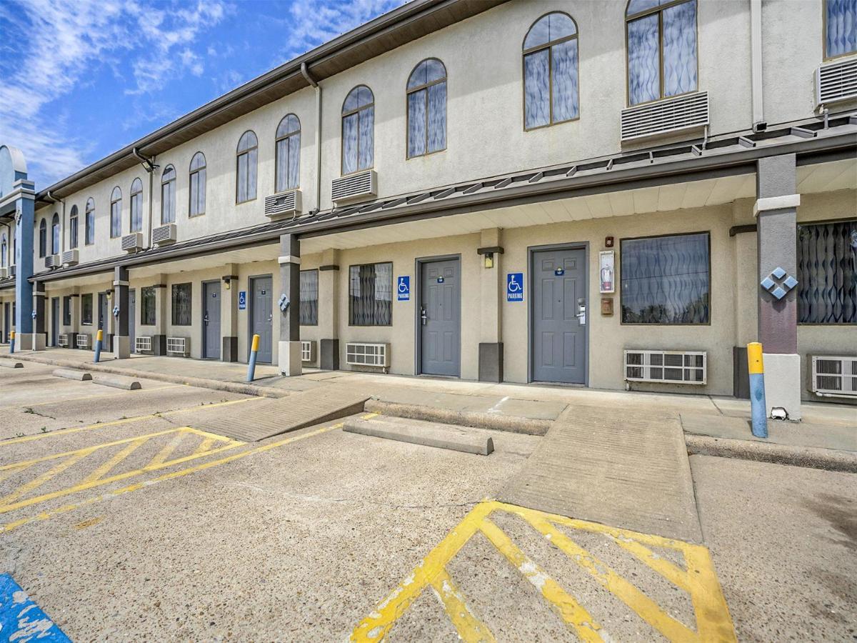 Days Inn & Suites By Wyndham Webster Nasa-Clearlake-Houston Ngoại thất bức ảnh