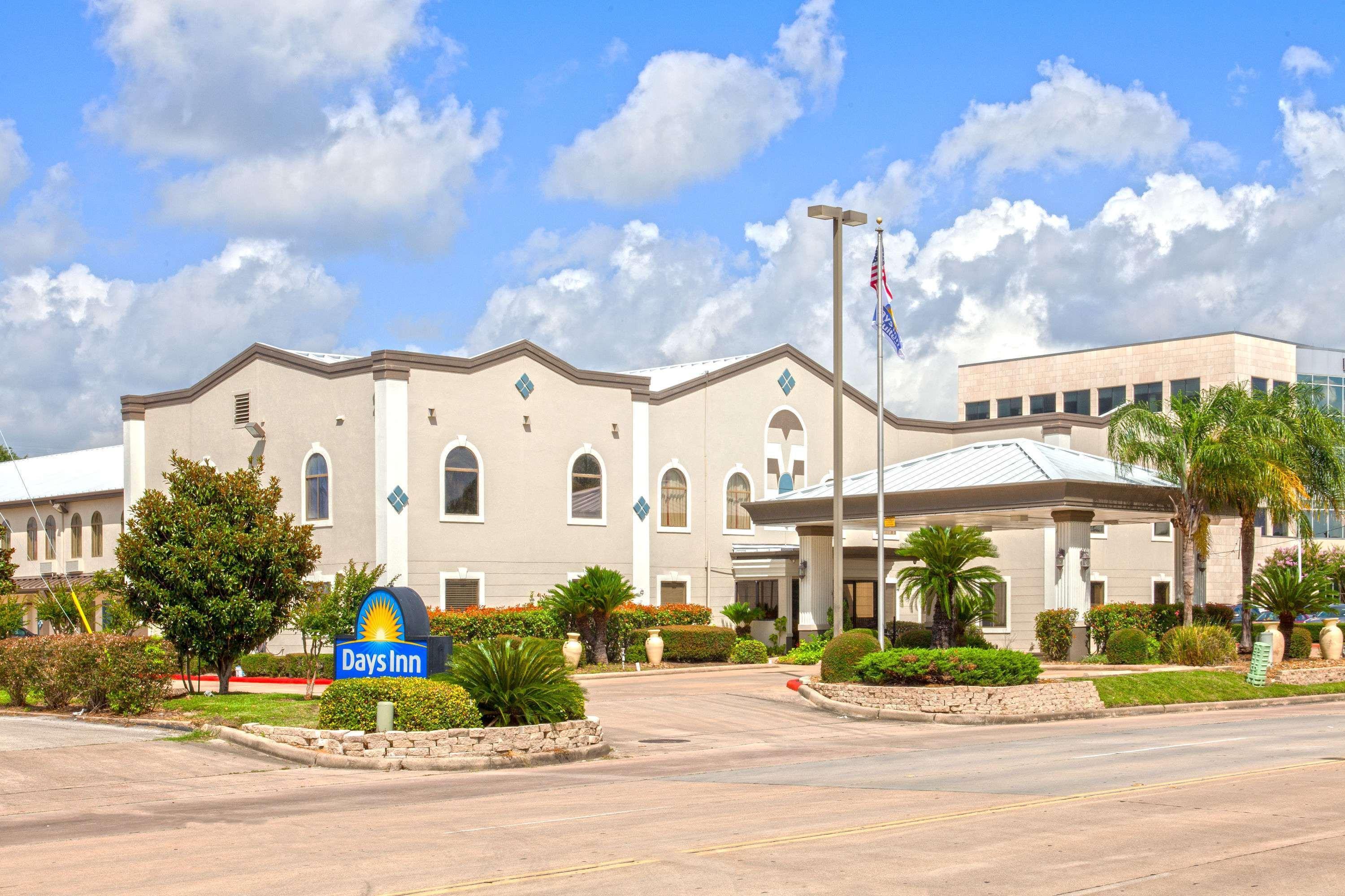 Days Inn & Suites By Wyndham Webster Nasa-Clearlake-Houston Ngoại thất bức ảnh