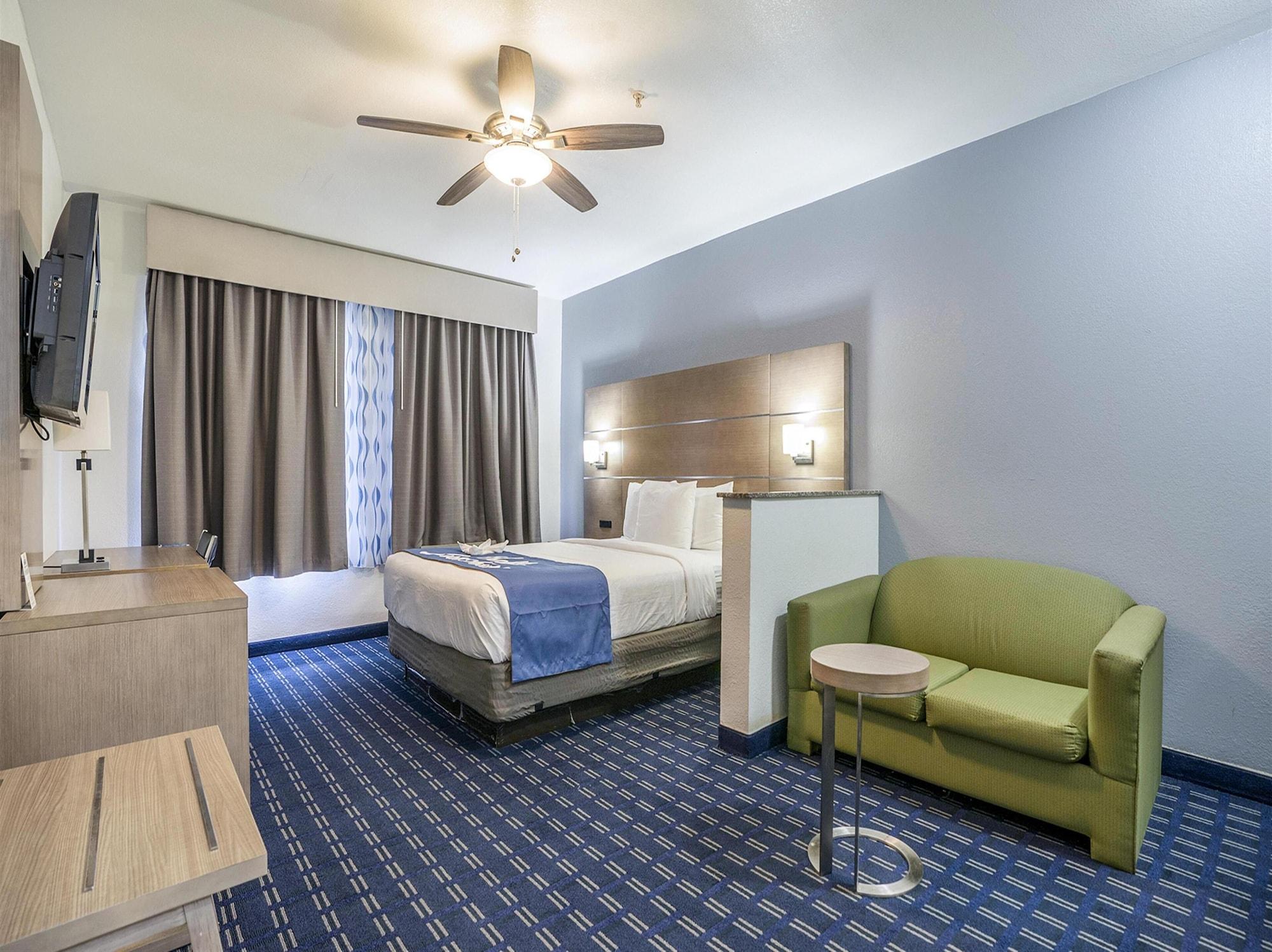 Days Inn & Suites By Wyndham Webster Nasa-Clearlake-Houston Ngoại thất bức ảnh