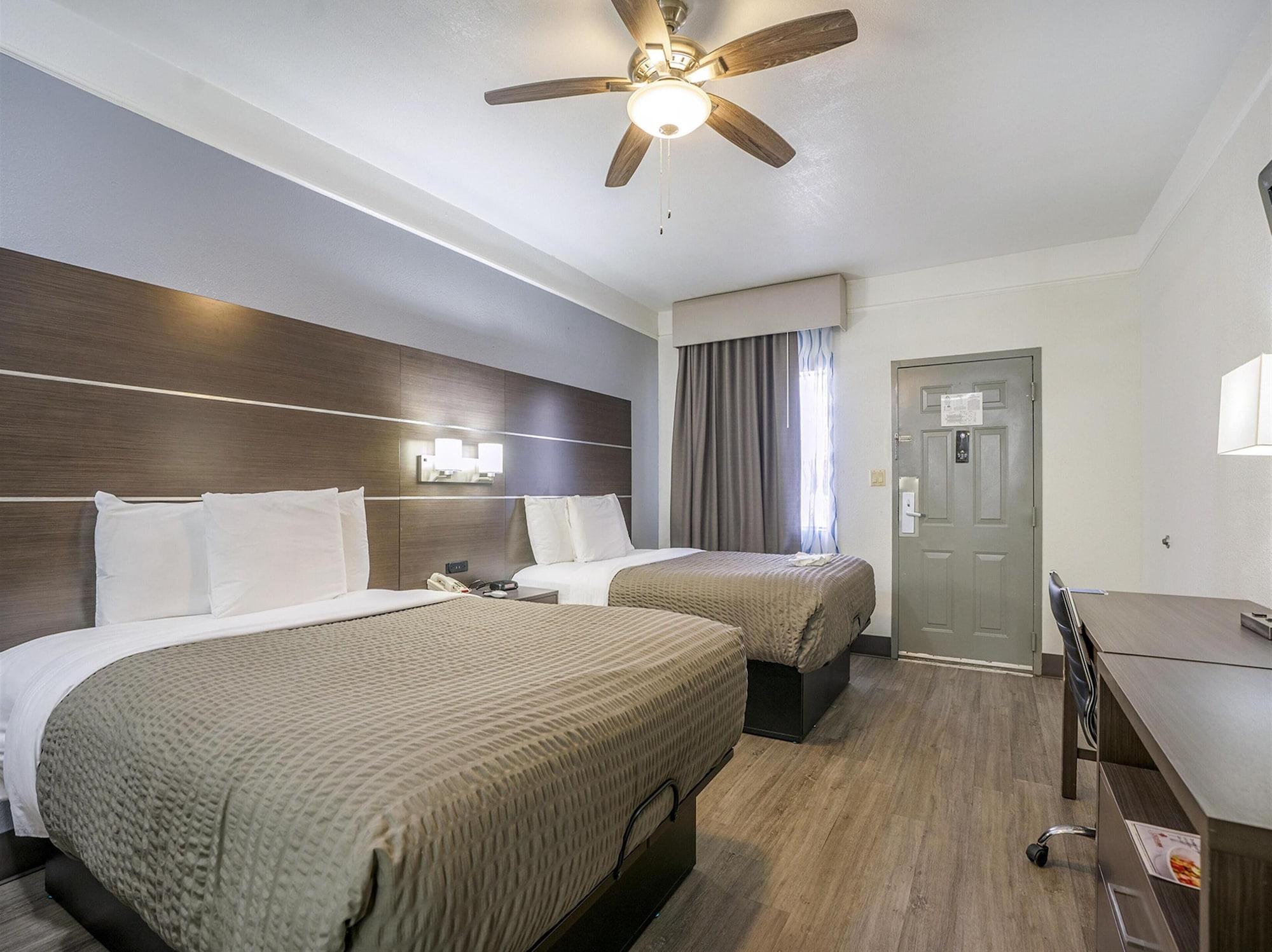 Days Inn & Suites By Wyndham Webster Nasa-Clearlake-Houston Ngoại thất bức ảnh