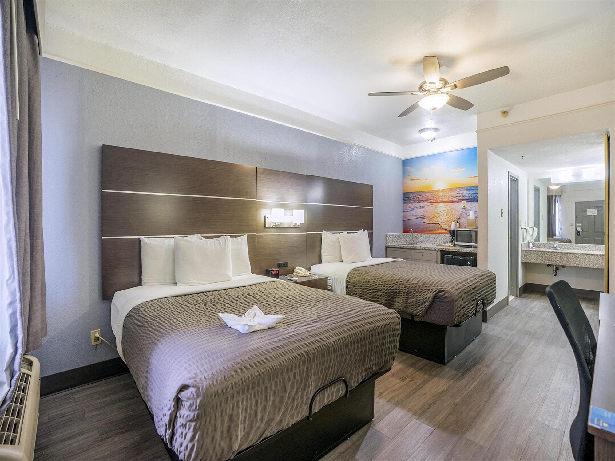 Days Inn & Suites By Wyndham Webster Nasa-Clearlake-Houston Ngoại thất bức ảnh