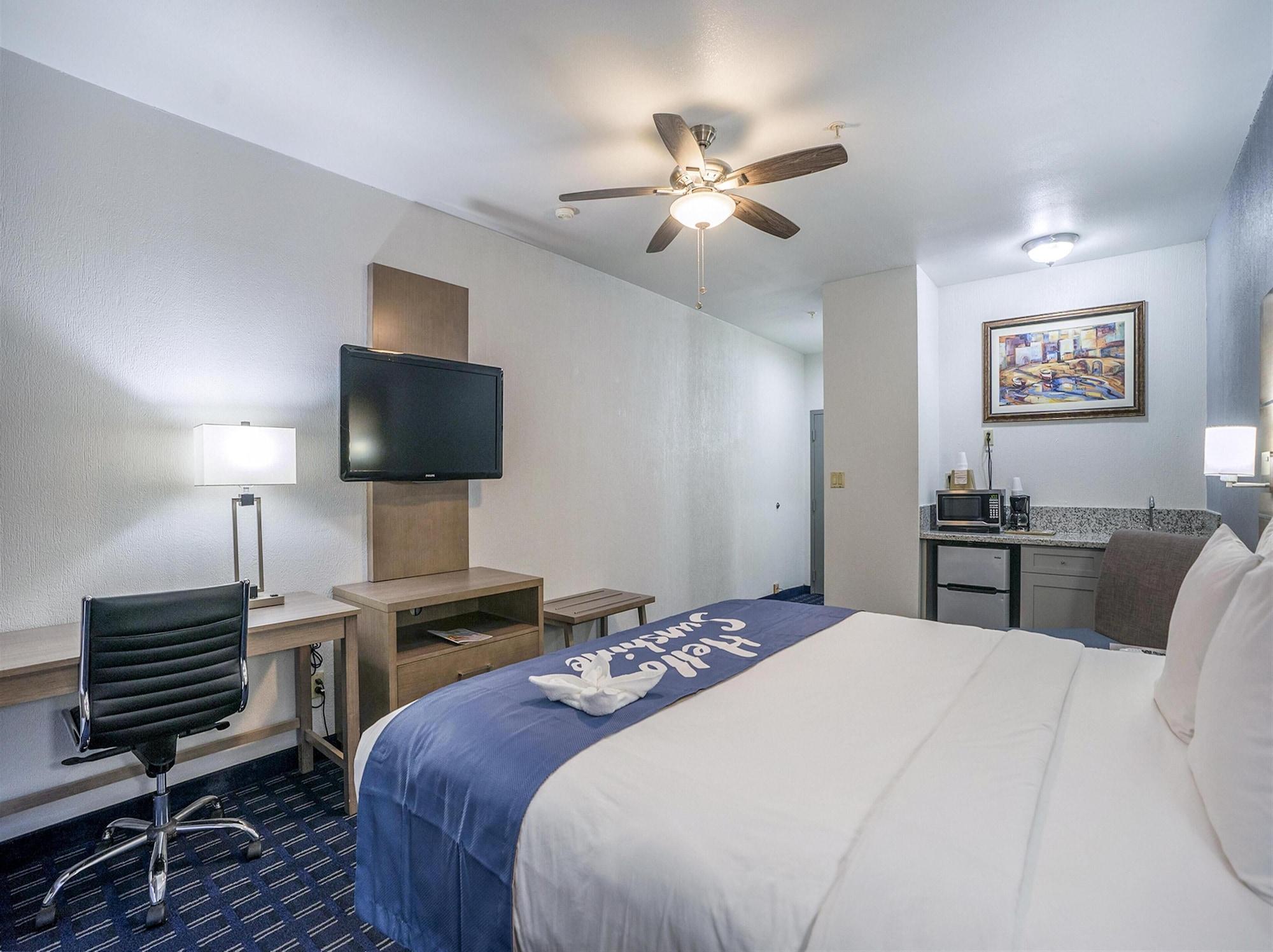 Days Inn & Suites By Wyndham Webster Nasa-Clearlake-Houston Ngoại thất bức ảnh