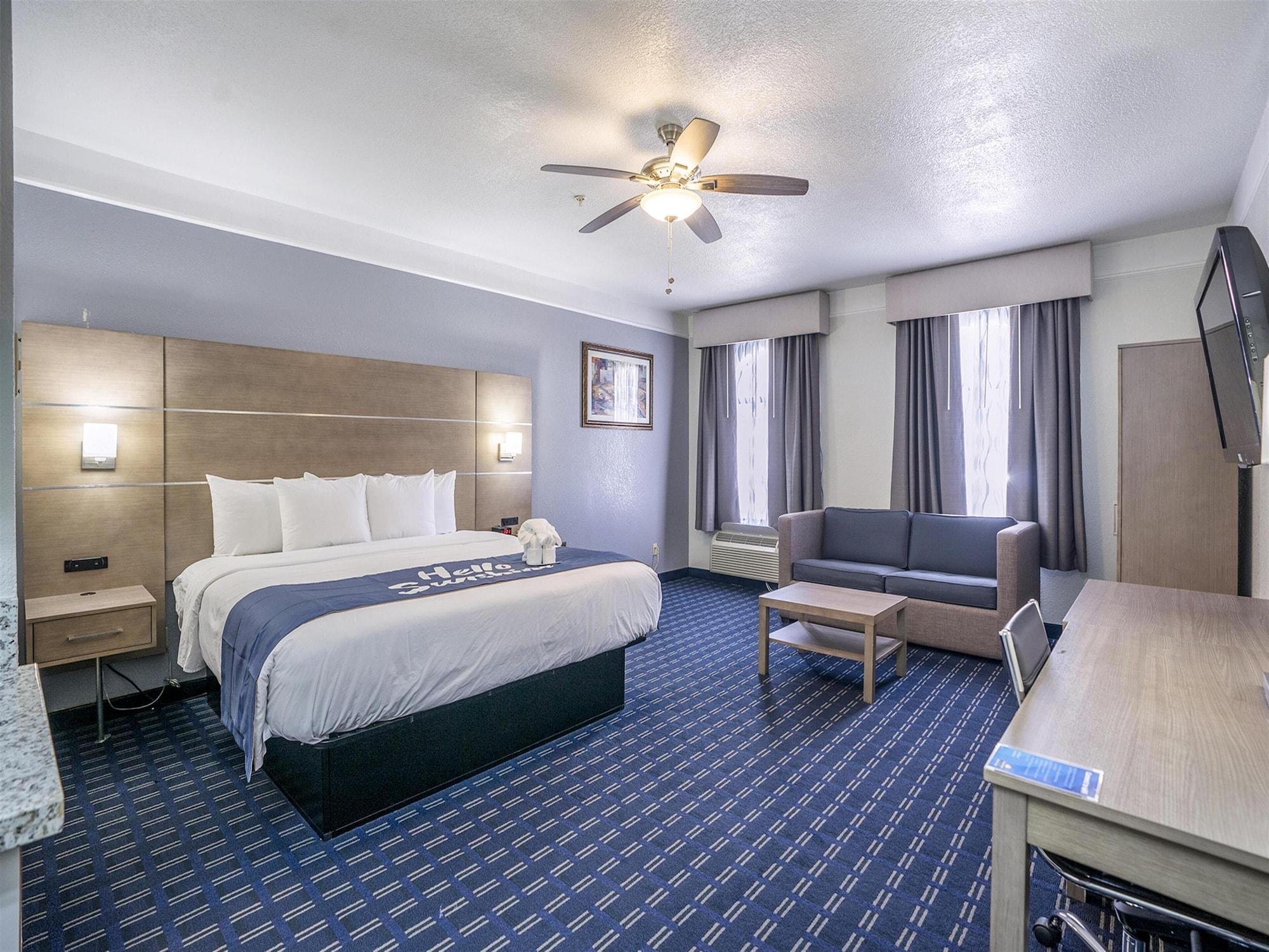 Days Inn & Suites By Wyndham Webster Nasa-Clearlake-Houston Ngoại thất bức ảnh
