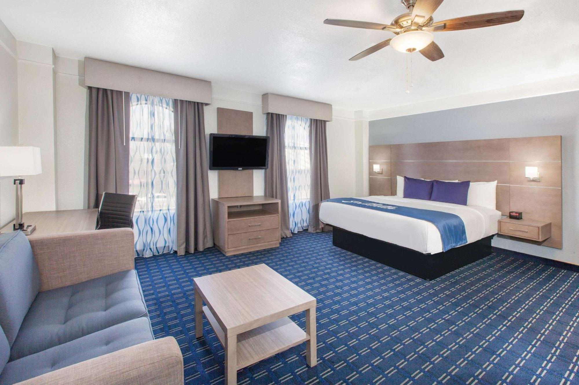 Days Inn & Suites By Wyndham Webster Nasa-Clearlake-Houston Ngoại thất bức ảnh
