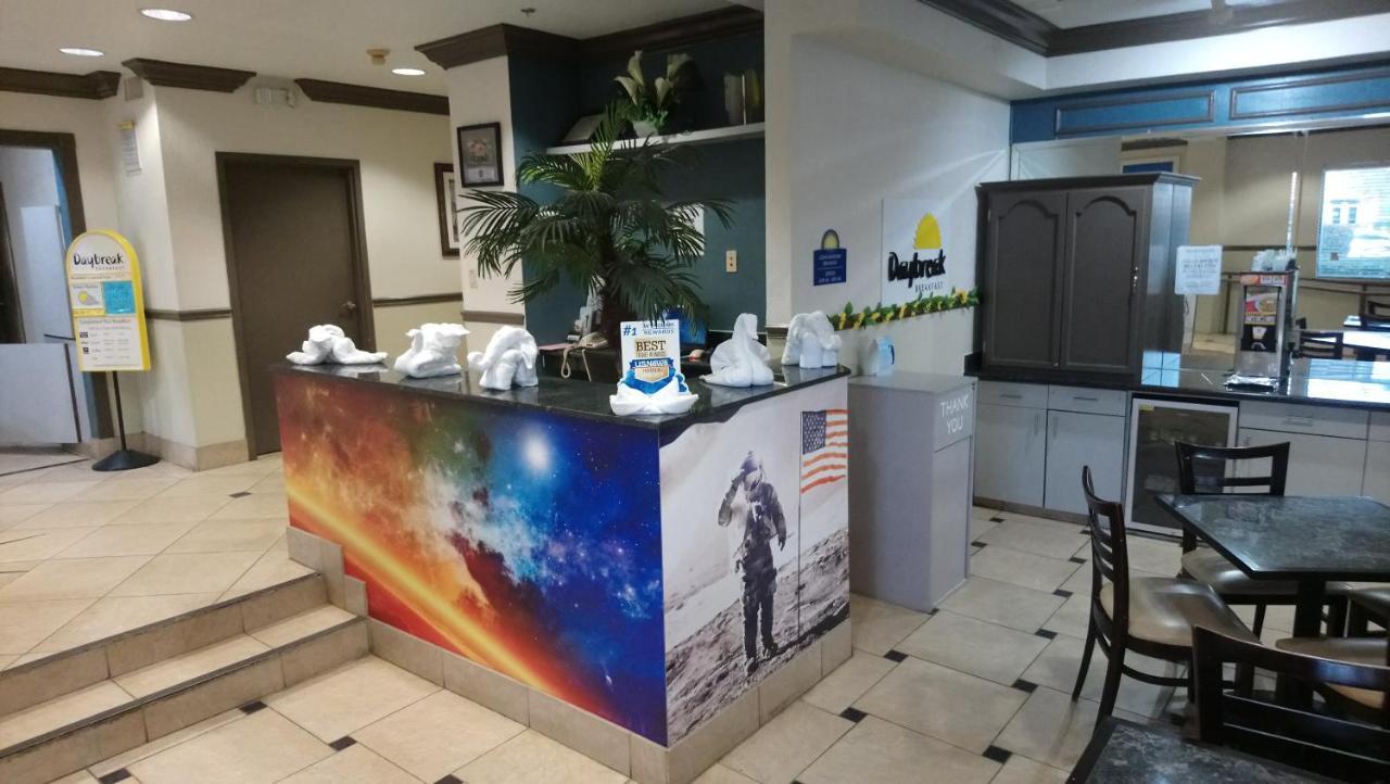 Days Inn & Suites By Wyndham Webster Nasa-Clearlake-Houston Ngoại thất bức ảnh